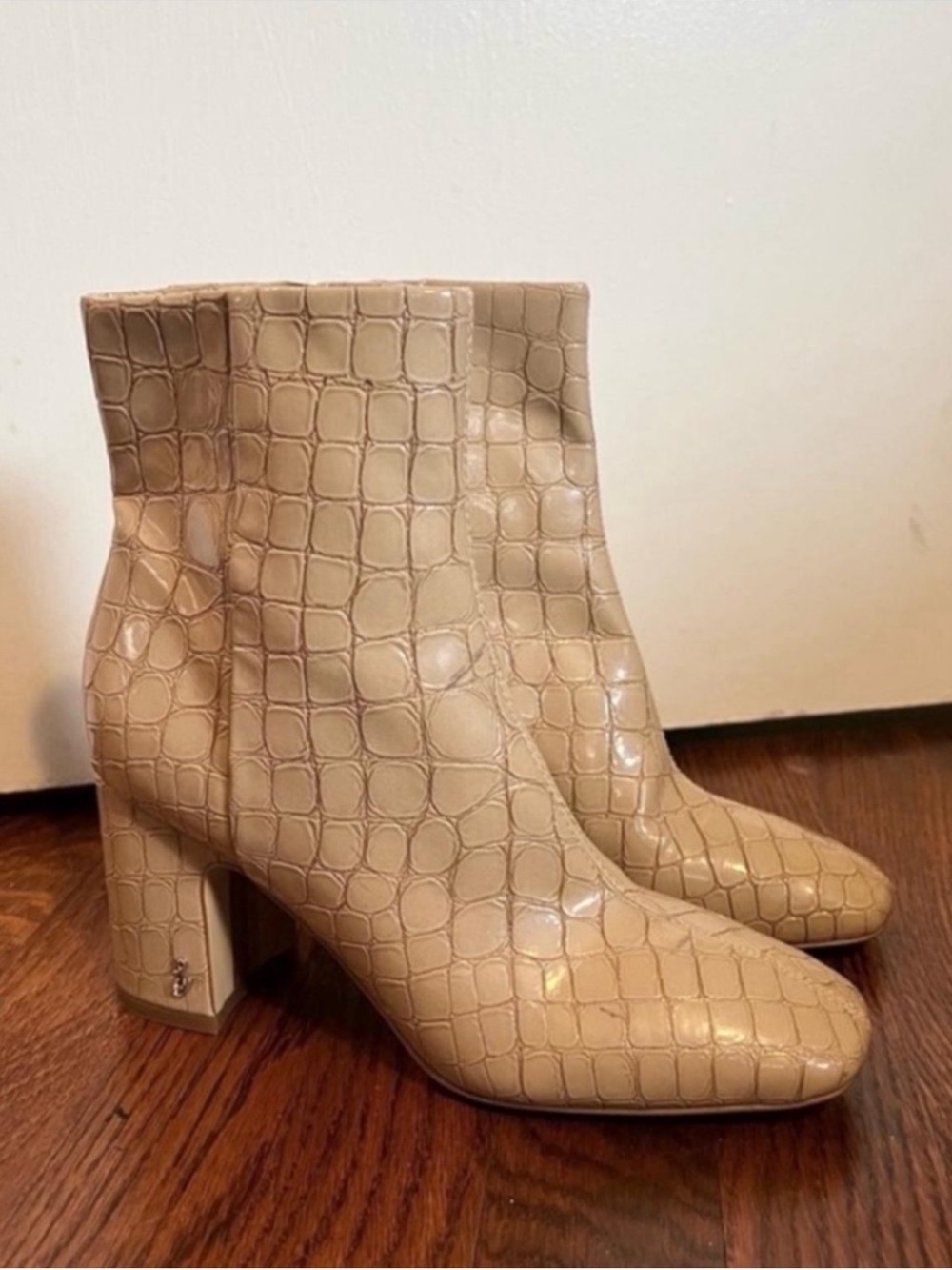 Sam Edelman Fawn 2 Chai Latte Croc Patent Block Heel Squared Toe Boots size 7